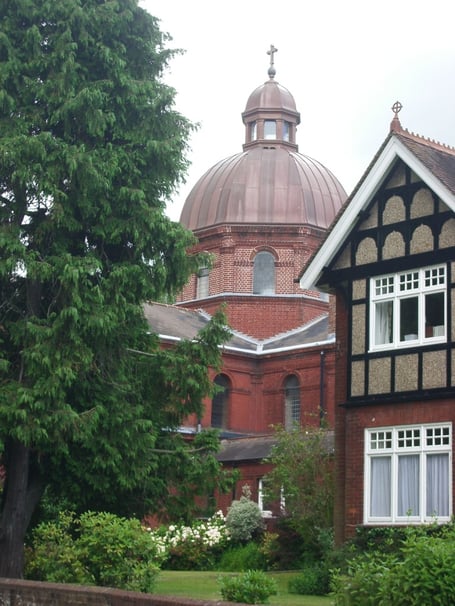 St Laurence Petersfield