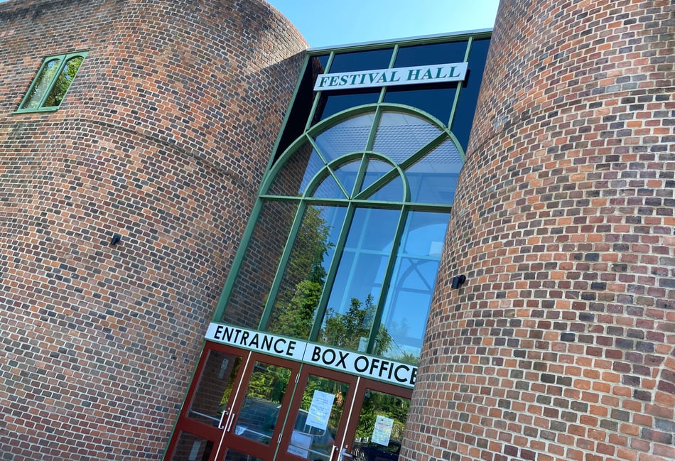 <p>Petersfield Festival Hall will host Petersfield Youth Theatre’s production of Cats.</p>