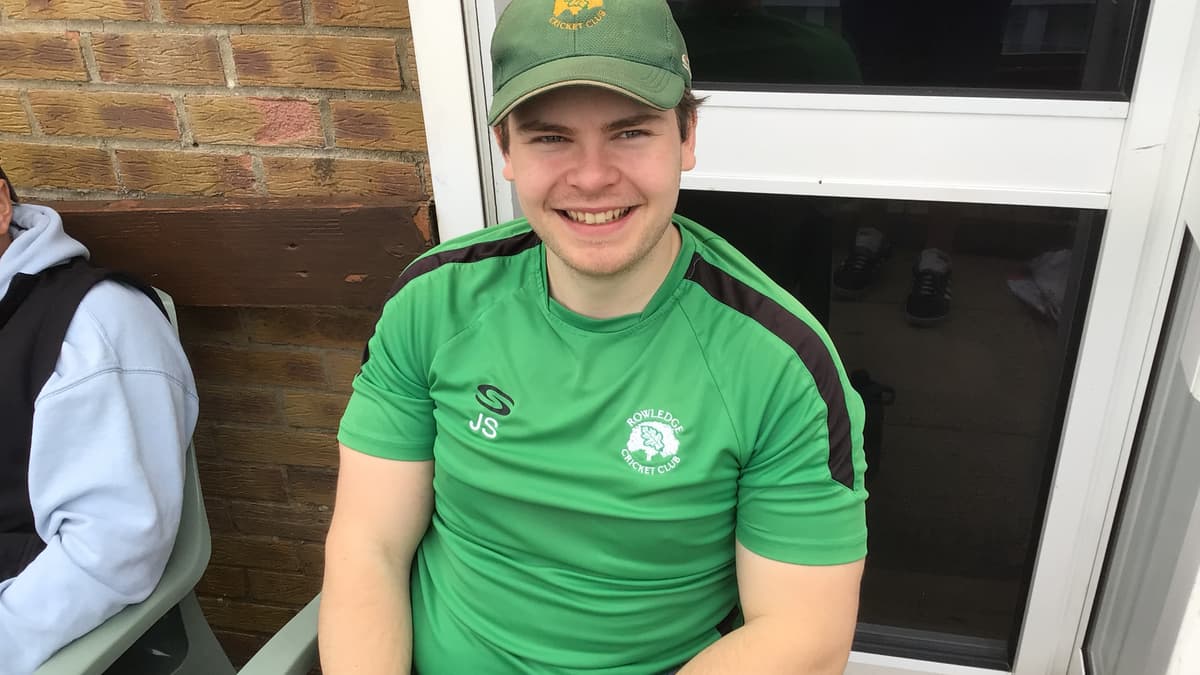 Rowledge earn tight win at Hook | farnhamherald.com