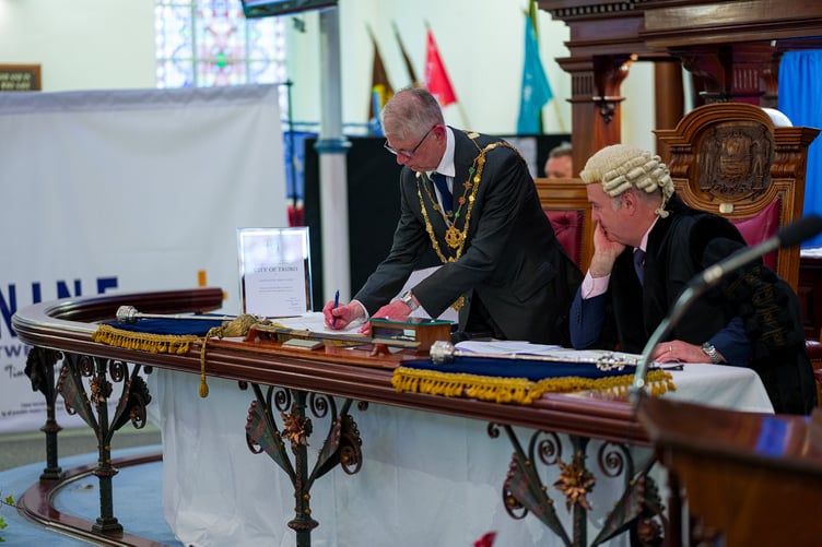 Cllr Chris Wells formally becomes mayor of Truro