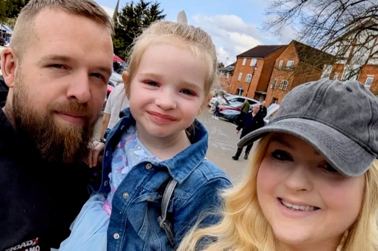 Lisa Foster, 32, who is going through the end stages of triple-negative breast cancer. Pictured with husband Adam and their daughter. Release date June 11, 2025. A mum-of-one thought a pea-sized lump in her left breast was due to exercising too hard - but is now going through the end stages of triple-negative breast cancer. Lisa Foster, 32, felt like her lump rose overnight - and visited her GP in June 2023 fearing shed worked too hard on her new exercise bike. But after a referral to a breast care specialist at the Royal Surrey Hospital, Guildford, and a biopsy, the mum was diagnosed with stage three triple-negative ductal sarcoma. She received treatment across the next year, including a single mastectomy and EC chemotherapy - but a scan in January 2024 revealed the cancer had progressed to stage four, and was incurable. Now in her final weeks, Lisa and husband, former mechanic Adam Foster, 31, say theyre desperate for people to know that cancer isnt just an old persons disease - and urge women to check their breasts regularly.