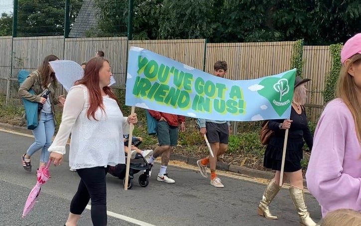 Hale Carnival Procession Friend 2025