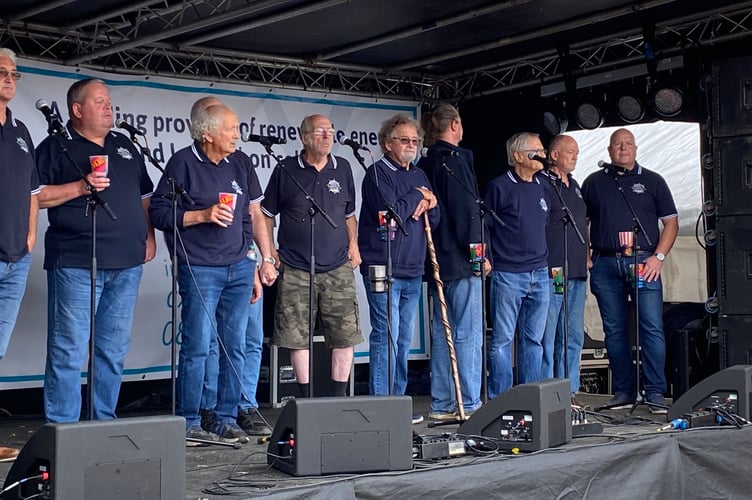 Hale Carnival Kings Shantymen