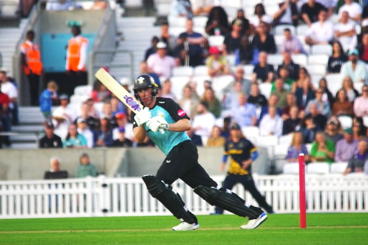 Dan Lawrence batting for Surrey in T20 action (Photo: Mark Sandom)