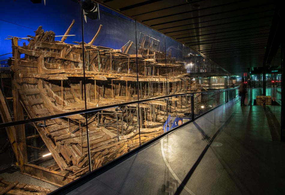 <p>The hull of the Mary Rose Tudor ship at Portsmouth Historic Dockyard.</p>