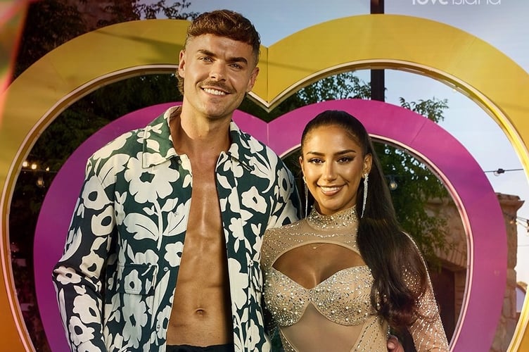Harry Cooksley Shakira Khan Love Island