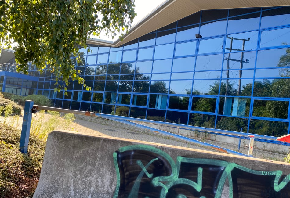 <p>Two planning applications to make changes to Unit 6 at Farnham Trading Estate have been lodged with Waverley Borough Council.</p>