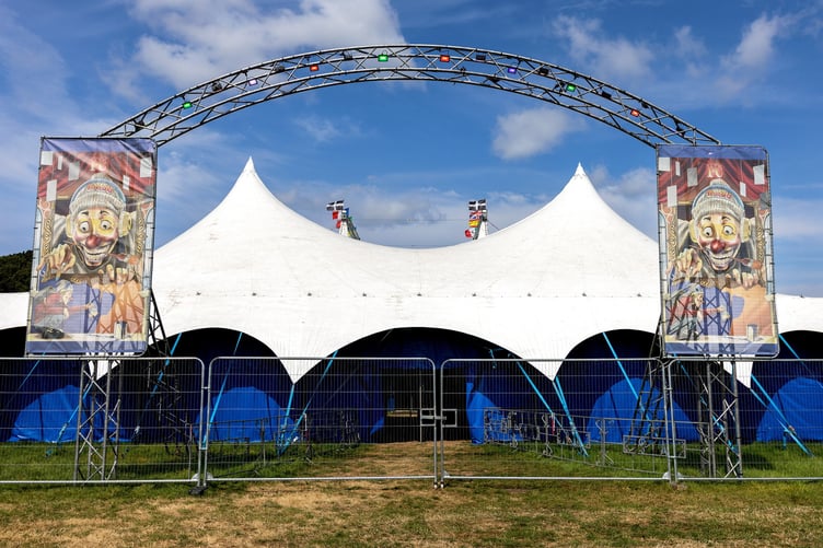 Take a look at the world's first robotic circus lion (Picture: Mark Passmore / SWNS)