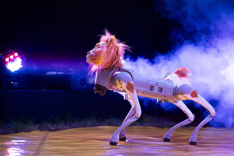 Take a look at the world's first robotic circus lion (Picture: Mark Passmore / SWNS)