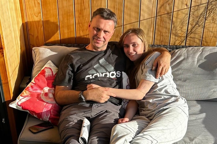 Eliana Shaw-Lothian and her father. A student who thought her headache was just the flu nearly died from meningitis less than 24 hours later. Eliana Shaw-Lothian, now 20, was four weeks into her first year at the University of Surrey when she woke up one Friday with a "really bad headache". Initially, she didn't think anything of it - as she used to get headaches quite regularly. But as the day progressed she started to feel dizzy, her hands and feet got cold, and her neck became stiff. The psychology student, from Bromley, London, said: "Still though, the symptoms were pretty generic.