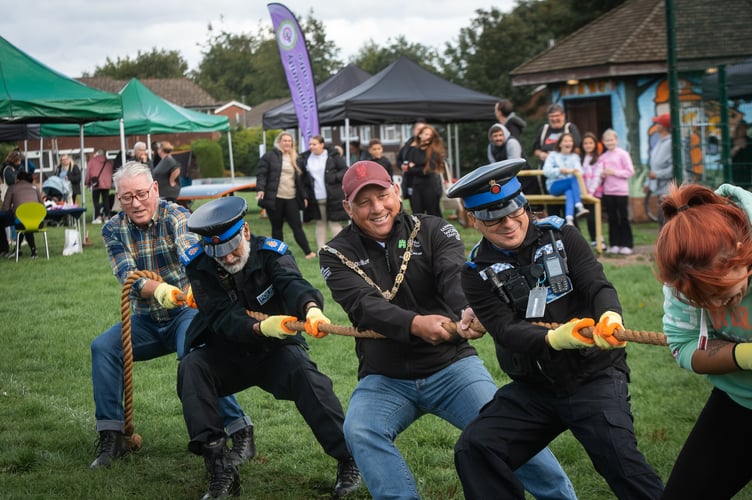 George Murray Tug War Farnham Sandy Hill