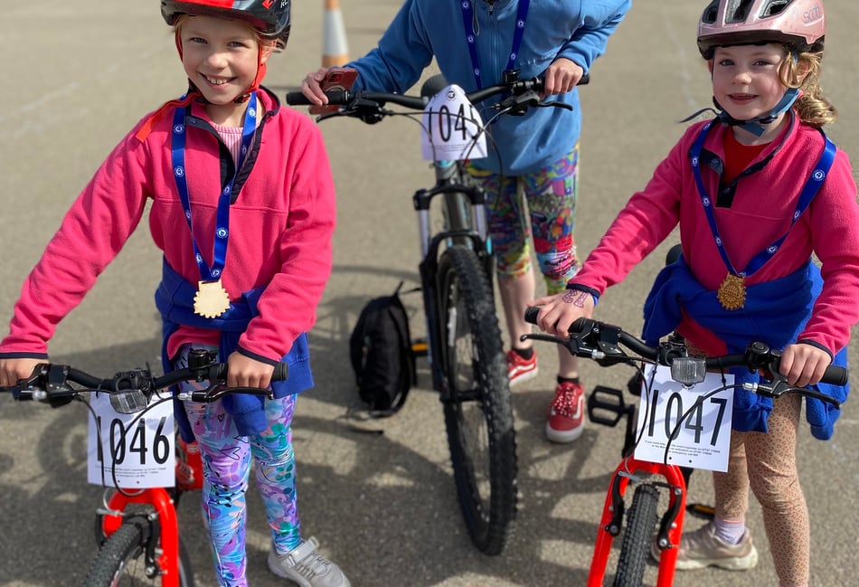 <p>Sarah Gibson and her daughters, Boadicea and Antigone, did the 16-mile route for Phyllis Tuckwell in memory of dad and granddad, Reggie.</p>
