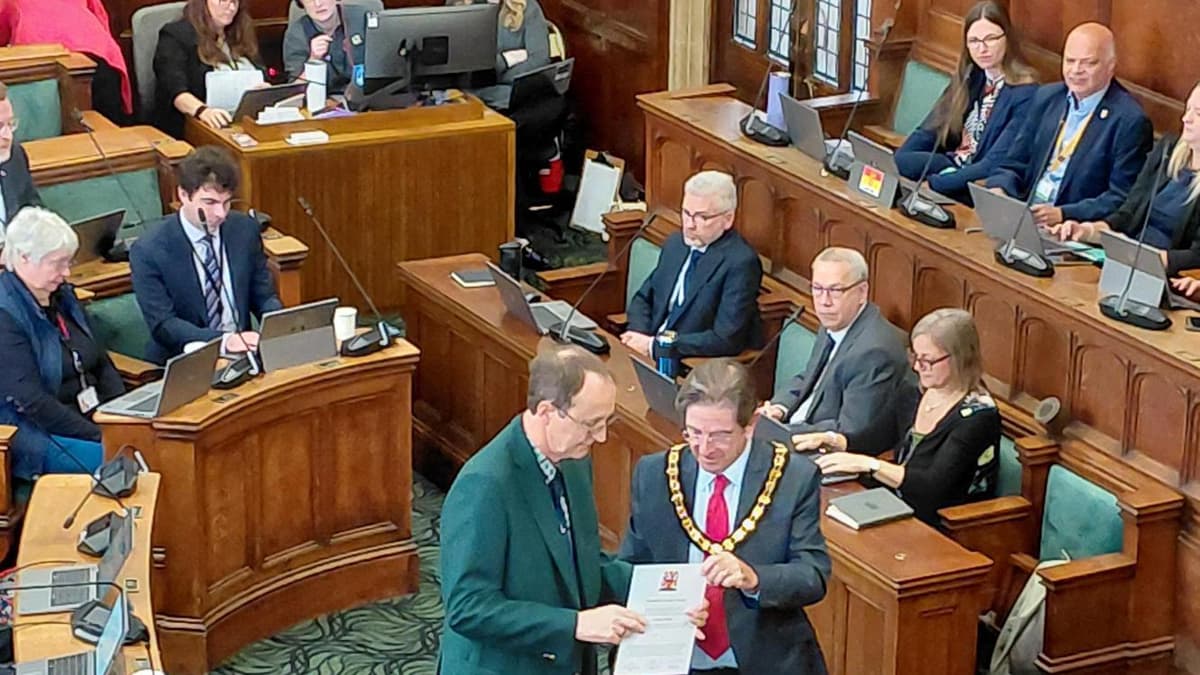 Two former Hampshire councillors awarded alderman titles ...