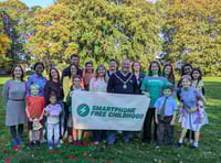 Parents pledge to keep children smartphone-free