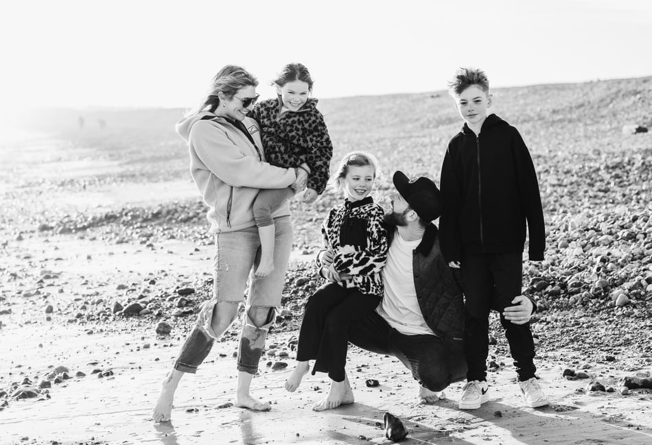 <p>Sophie Disley and her family before she was diagnosed with breast cancer</p>