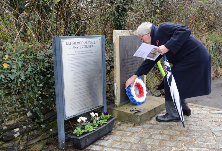 A wreath in the colours of the RAF is laid at the memorial plaque at Anvil Corner (Picture: Rodney Parrish)