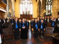 Choir raises money for foodbank with autumn concert in Alton