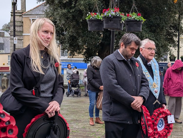Cornwall Council leader Leigh Frost bows his head in remembrance at the Armistice Day event (Picture: Aaron Greenaway)