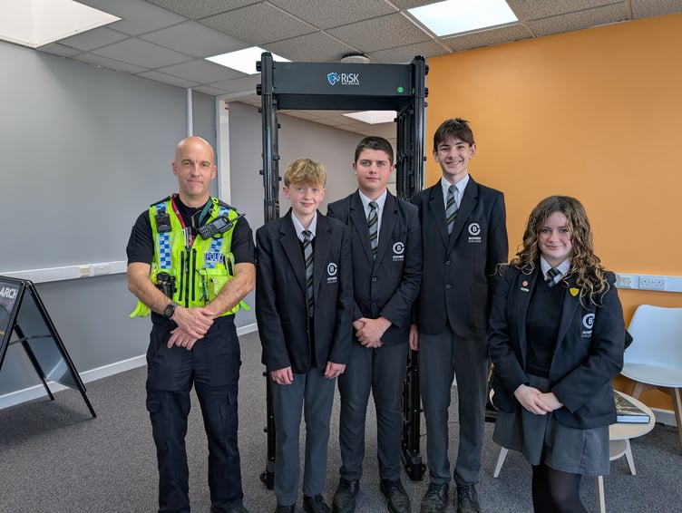 Students from Bodmin College took the opportunity to learn about the knife arch and try it for themselves (Picture: Aaron Greenaway/Tindle)
