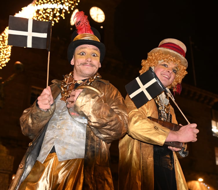 Hotch Potch stilt walkers of Lanner