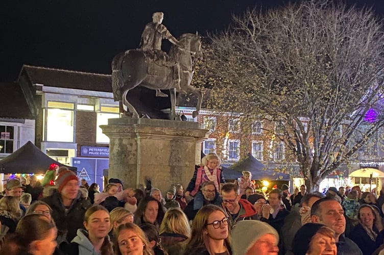 Petersfield Christmas Lights Crowd Statue