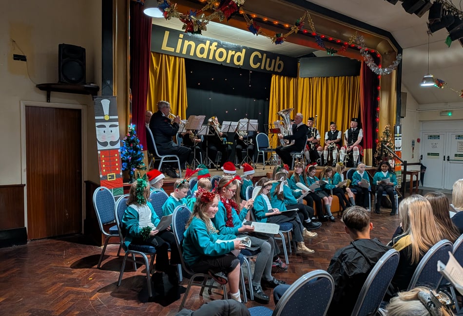 <p>The Salvation Army Band, Sacred Heart Pipers and pupils from The Holme Primary School came together for the Community Christmas Carols event in Lindford WMC.</p>