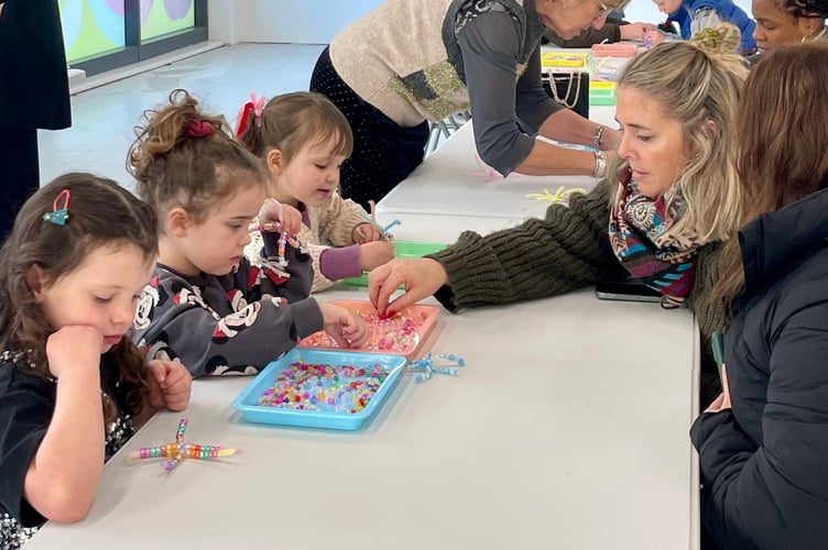 Children enjoyed a Snow Craft Family Workshop held by the New Ashgate Gallery in Farnham, November 29th 2025.