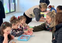 Snowy craft workshop brings Christmas joy to Farnham children