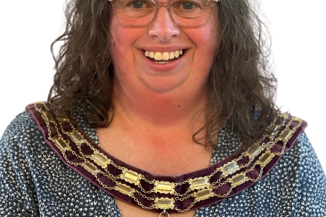 Town mayor praises residents in her annual address