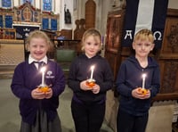 Bouncing orange tells Christmas story