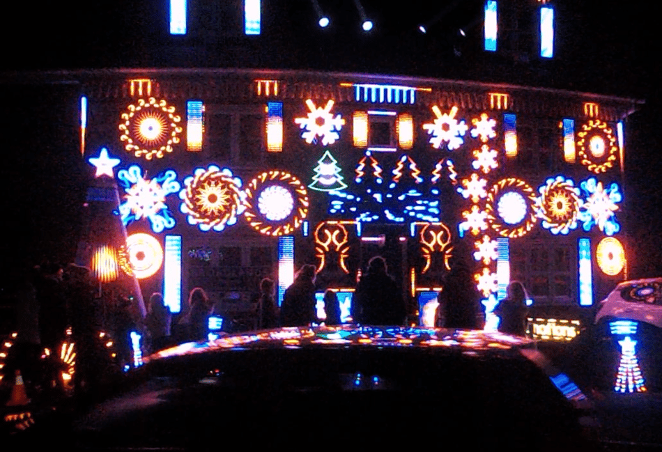 <p>The Christmas lights at Clare Kinnear's house in Goldcrest Way, Four Marks.</p>