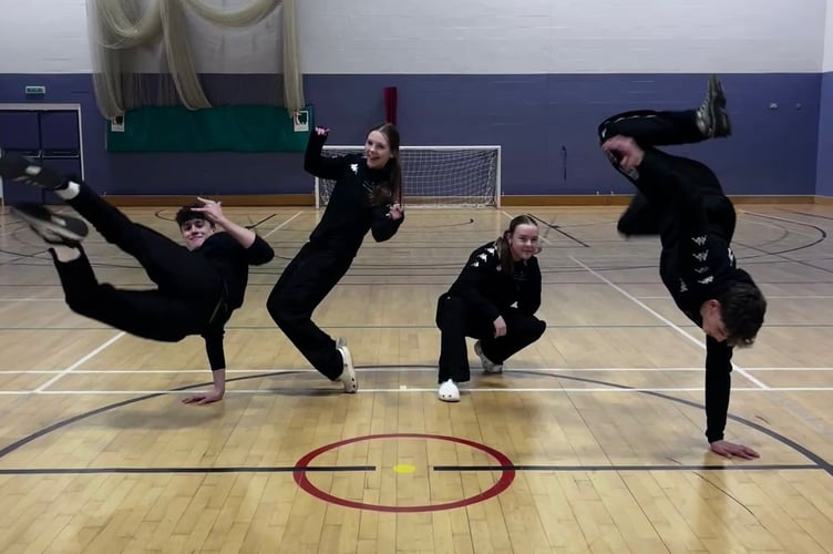 Weydon School Children In Need Dancing
