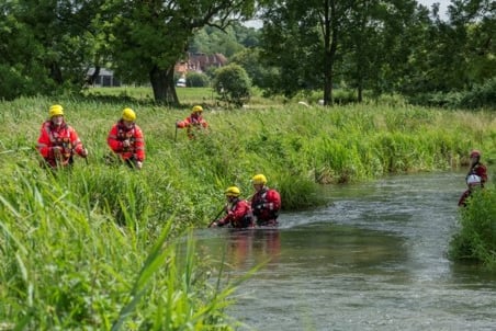 Hampshire Search and Rescue conduct a bank and river search.