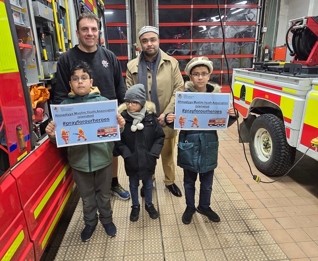 Muslim youth group gives New Year's Eve thanks to emergency services