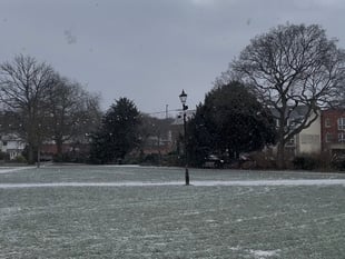 Snow flurry dusts Farnham as yellow weather warning issued