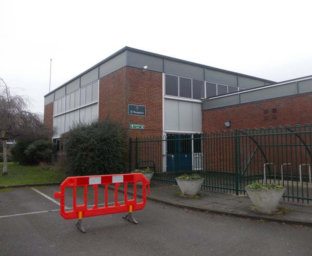 Suspected gas leak shuts Eggar's School in Holybourne