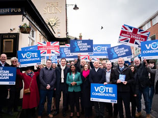 Kemi Badenoch meets parents and traders in Godalming