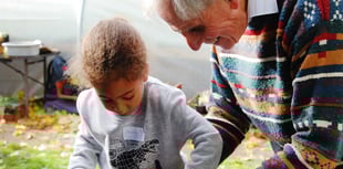 Farnham in Bloom need team need help dishing the dirt