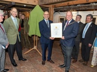 Royal praise for a very crafty community
