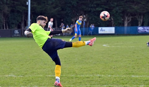 Petersfield Town fall to defeat at Hythe & Dibden