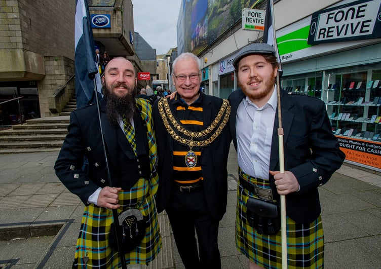 Will Wilton, mayor Colin Hamilton and Alexander Smith. Picture: Paul Williams