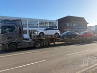 Customs officers attend Farnham garage on Guildford Road