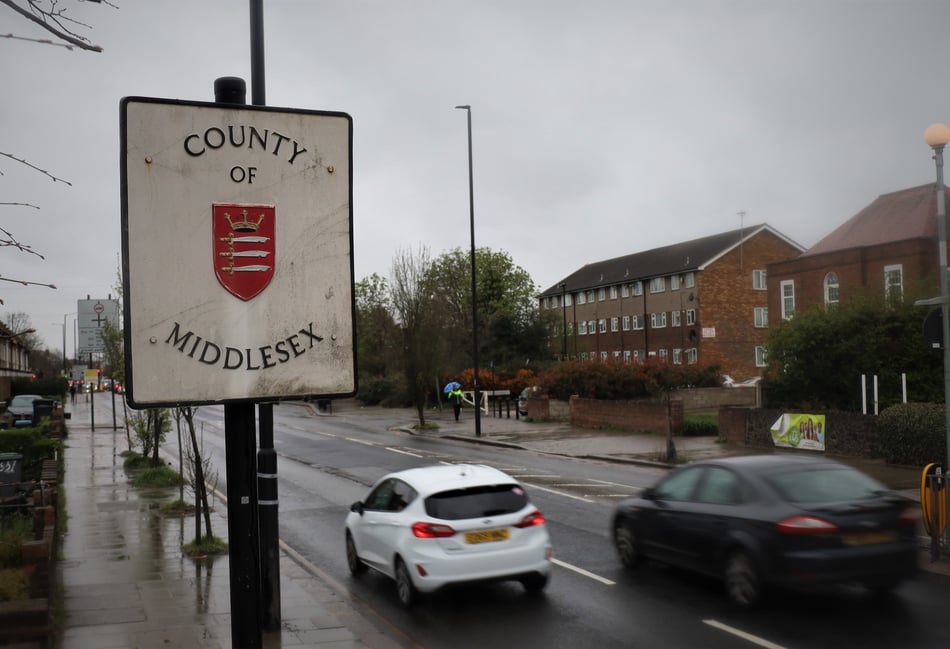 <p>The County of Middlesex sign on the Hertfordshire-London boundary.</p>