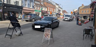 "Guerrilla parkers" could pose problem for cafe seating plan