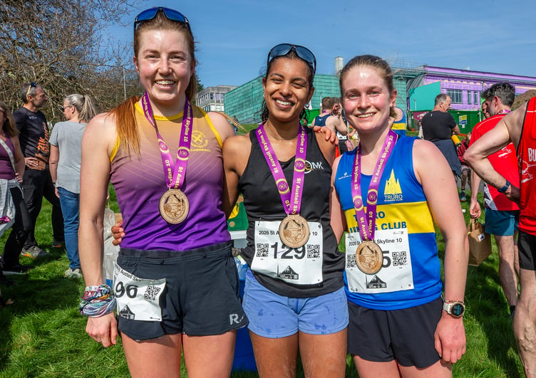 Ladies 1-2-3: Jodie Gauld (second), Nayana Jain (winner) and Louise Mitchell (third). (Picture: Paul Williams)