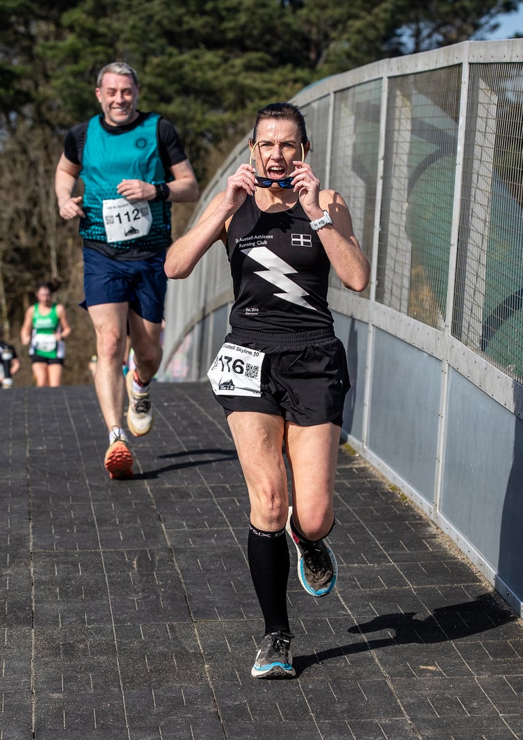 Gary Head (112) and Kate Murphy (176). (Picture: Paul Williams