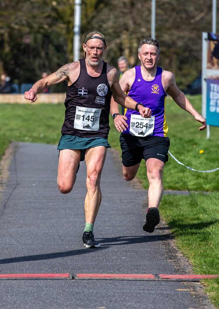 Toby Lowe (145) and James Youlden (254). (Picture: Paul Williams)
