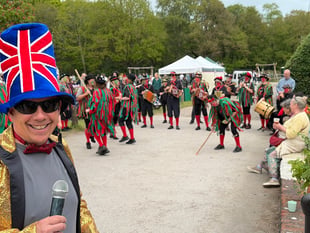 Twin queens crowned as May Fayre raises £3k