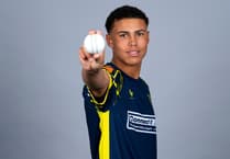 Hampshire pace bowler Manny Lumsden signs two-year contract