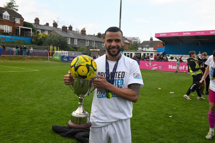 Farnham Town midfielder Billy Clifford has signed a new one-year contract with the club until the end of the 2026-27 season